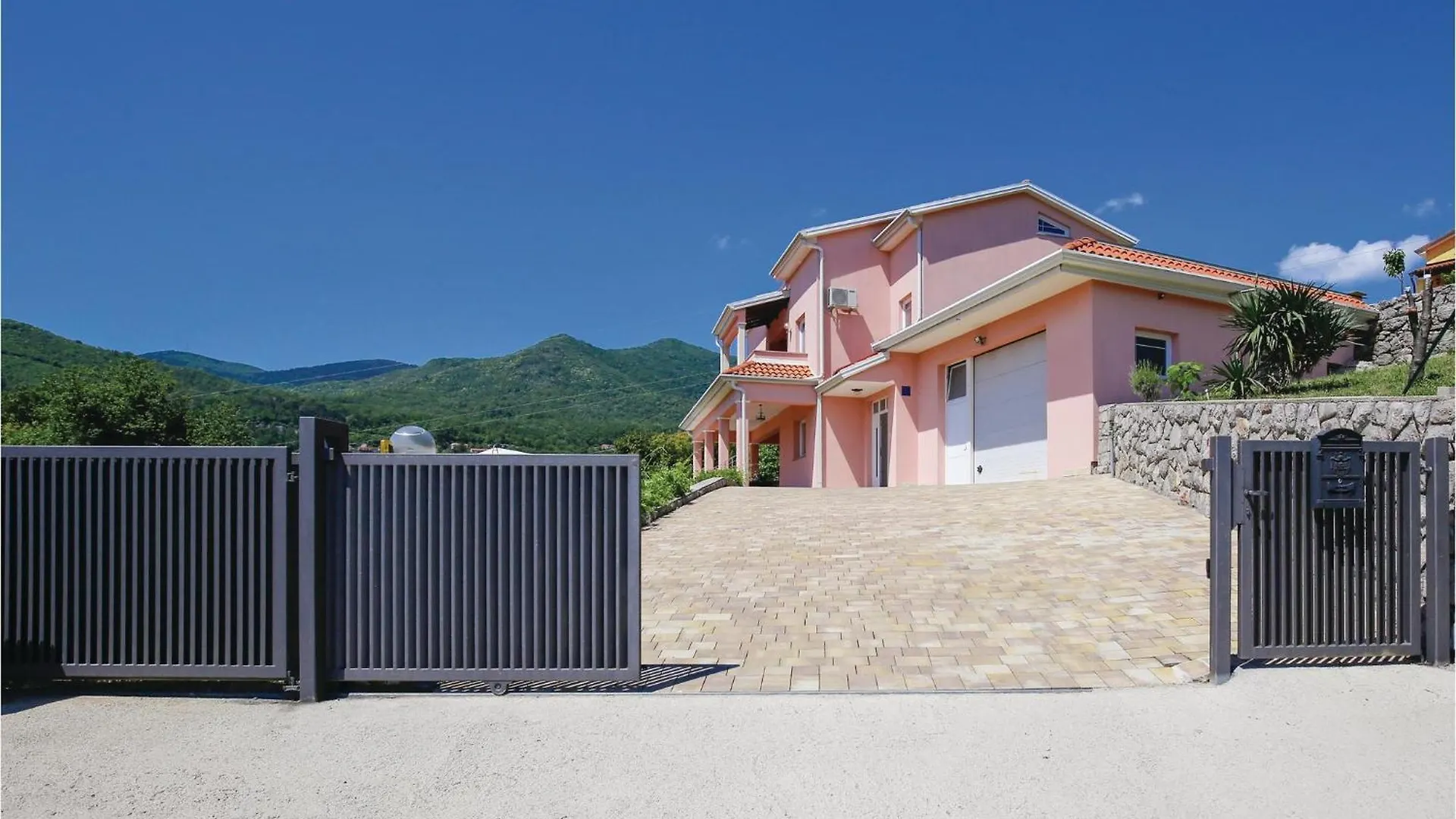 Amazing Home In Icici With Heated Swimming Pool Croazia