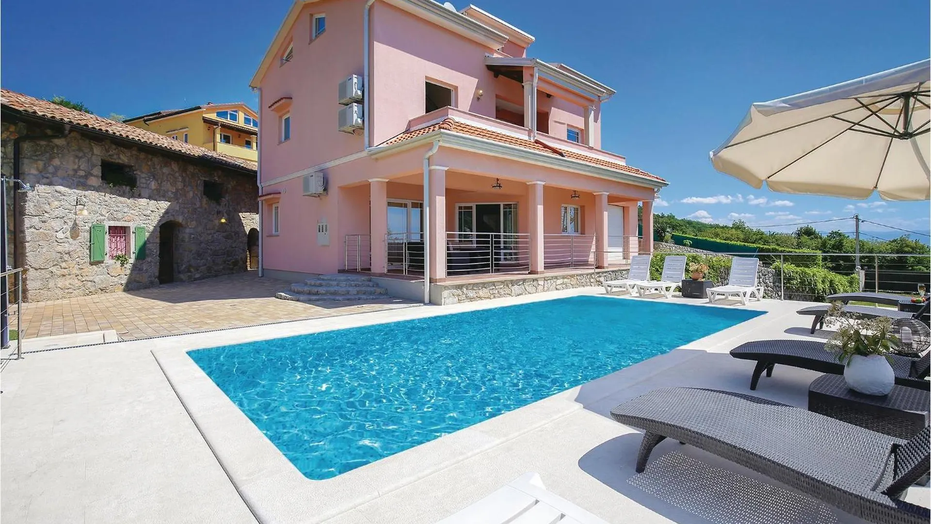 Amazing Home In Icici With Heated Swimming Pool 0*,
