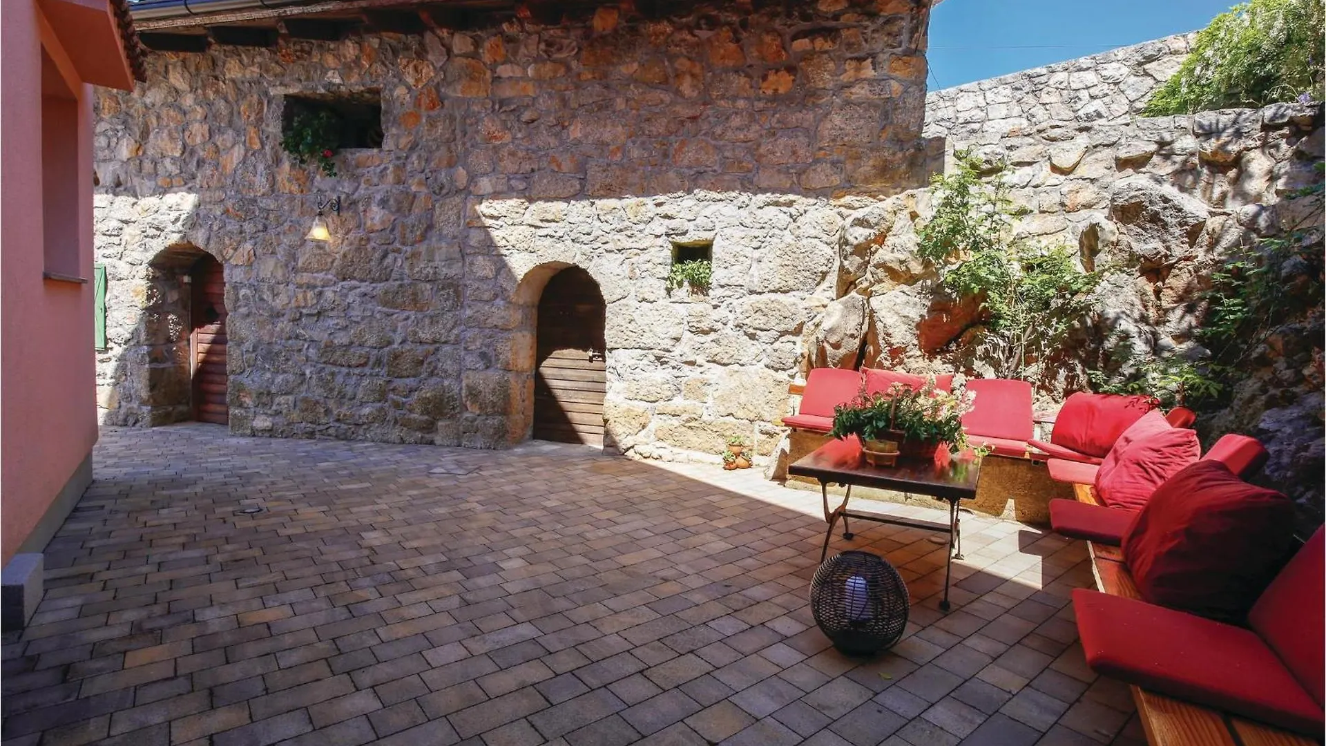 Amazing Home In Icici With Heated Swimming Pool Croazia